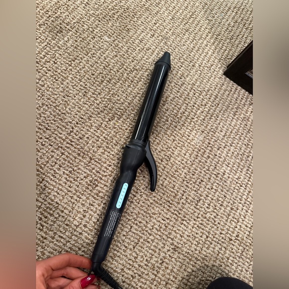 Bio Ionic Long Barrel Styler Curling Iron - Black 1.25 - Picture 3 of 4